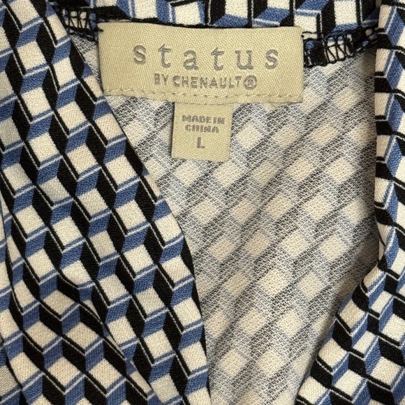 Status by Chenault Geometric Design Long Sleeve Wrap Top - Picture 5 of 7